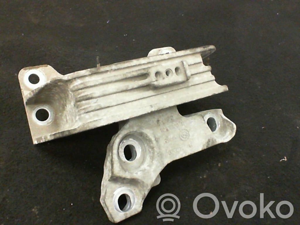 Engine mount bracket   112108180R