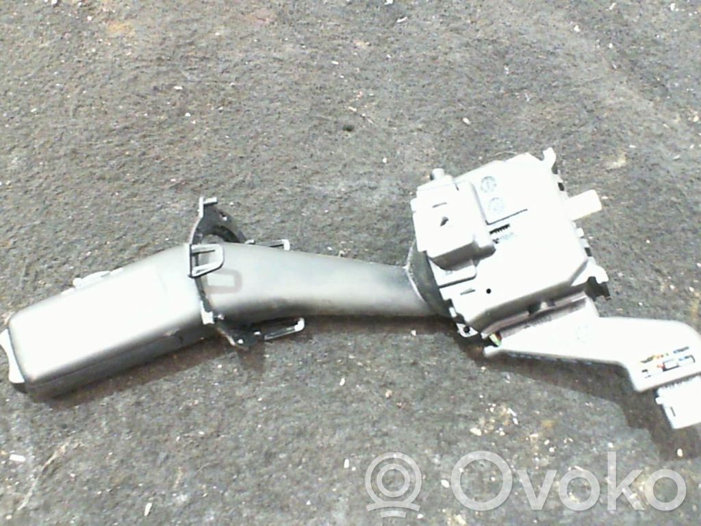 Volkswagen Golf VI Indicator stalk 