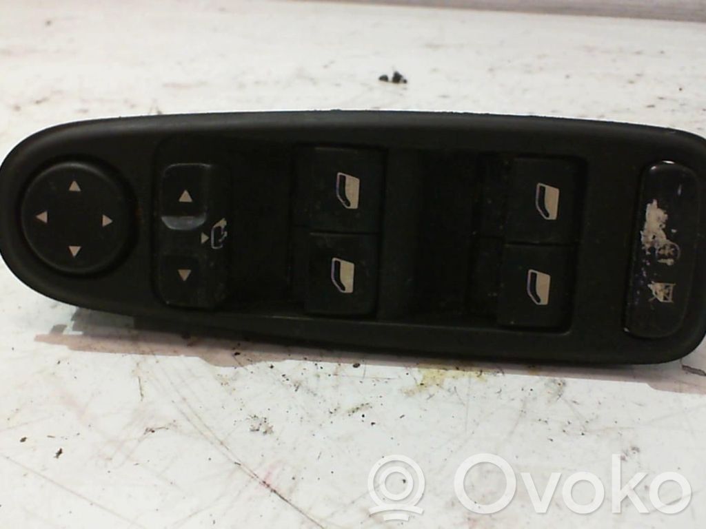Citroen C4 Grand Picasso Przyciski szyb 