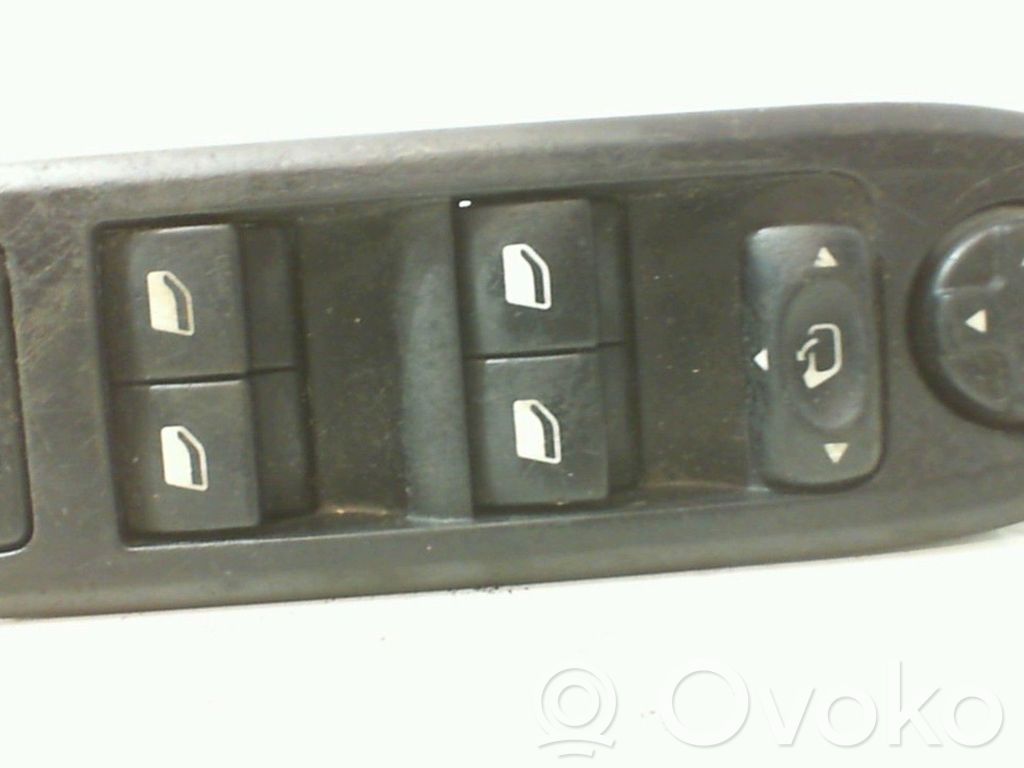 Peugeot 308 Electric window control switch 