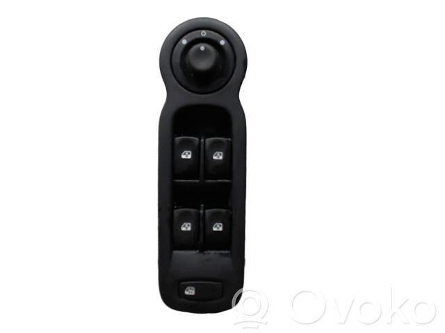 Electric window control switch   8200214939,8200214939
