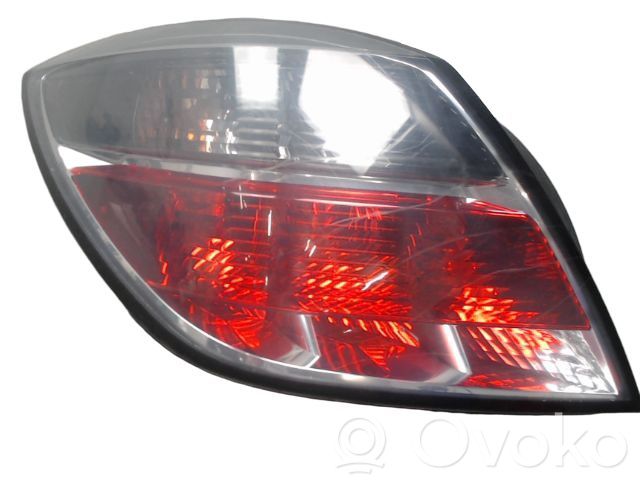 Opel Astra H Lampă spate în caroserie 