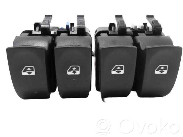 Electric window control switch   8200214939,8200214939