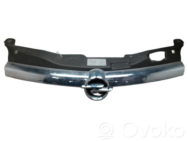 Opel Astra H Griglia superiore del radiatore paraurti anteriore 