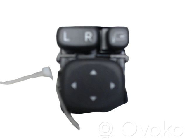 Toyota Auris E180 Interruptor del espejo lateral 