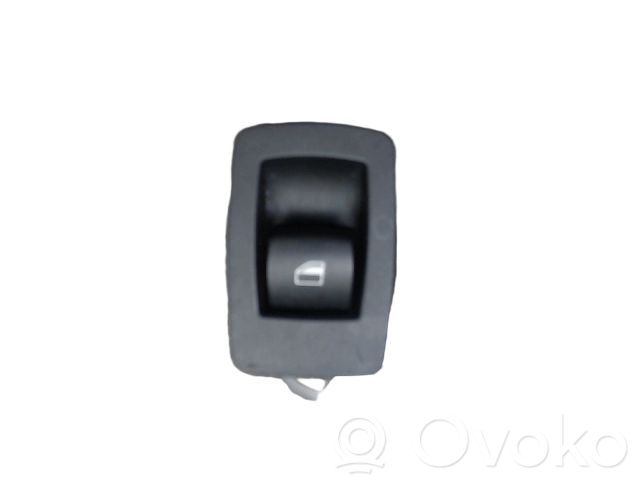 Electric window control switch   61313448654,61313448654,9113773