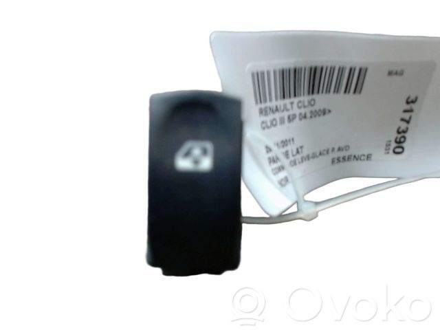 Renault Clio III Electric window control switch 