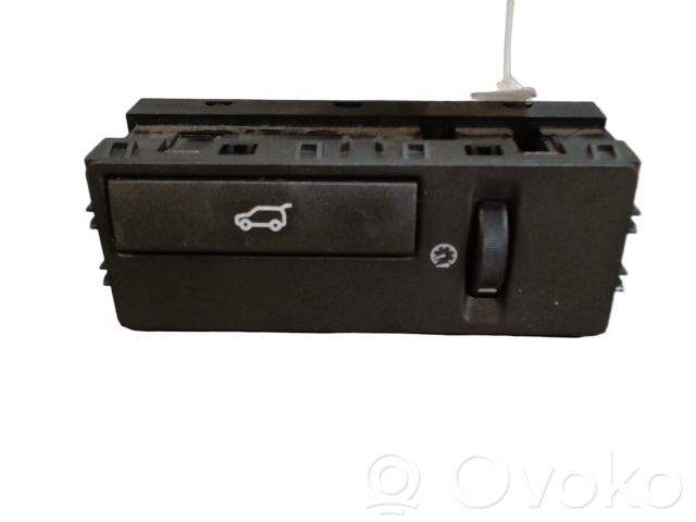 Tailgate/boot open switch button   LR029038,10400976890,BJ3211654BB,LR029038