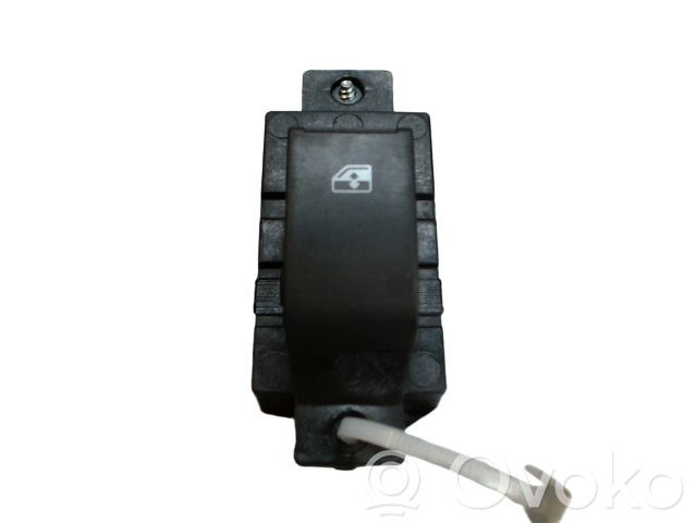 Chevrolet Captiva Electric window control switch 