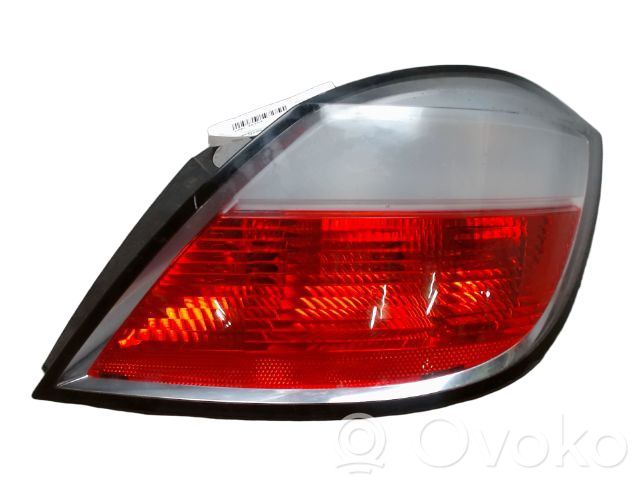 Opel Astra H Lampa tylna 