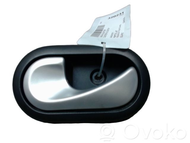 Manecilla interna puerta trasera   8200735219,55832,8200604784,8200733848,8200735219,DA2208602,DA2208608