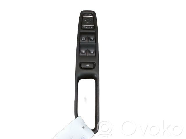 Renault Clio IV Electric window control switch 