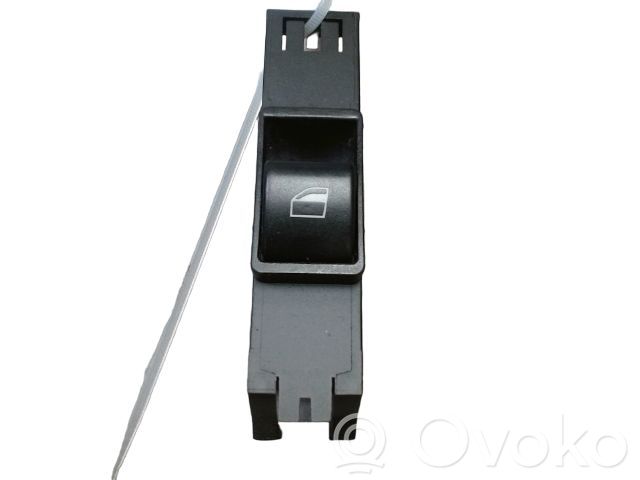 Interrupteur commade lève-vitre   6902176