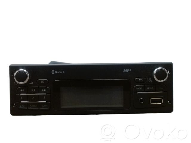 Renault Kangoo II Panel / Radioodtwarzacz CD/DVD/GPS 