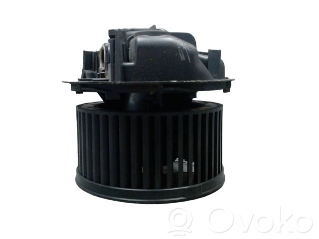Pečiuko ventiliatorius/ putikas   7701209802,05991104,272269U01A,27226AX100,27226AX105,27226AX205,34031,5280001,715071,7701060014,7701060015,7701062225,7701062226,7701209802,8EW351149704,DEA23013,GA20368,RT8579,WG1735667,WG1793596