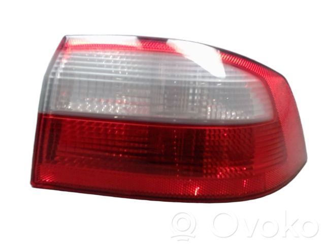 Lampa tylna   8200002474,087997,088962,110351012,16804732,2202229,242271,42424061,4348922,4463290,4473290,5511947RUE,7700428057,8200002474,820002474,8200262668,RN0844153