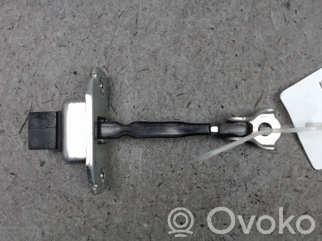 Peugeot iOn Etuoven pidätin 