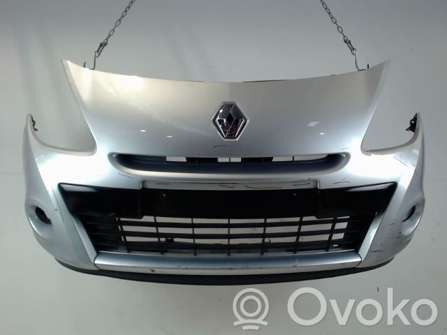 Renault Clio III Parachoques delantero 