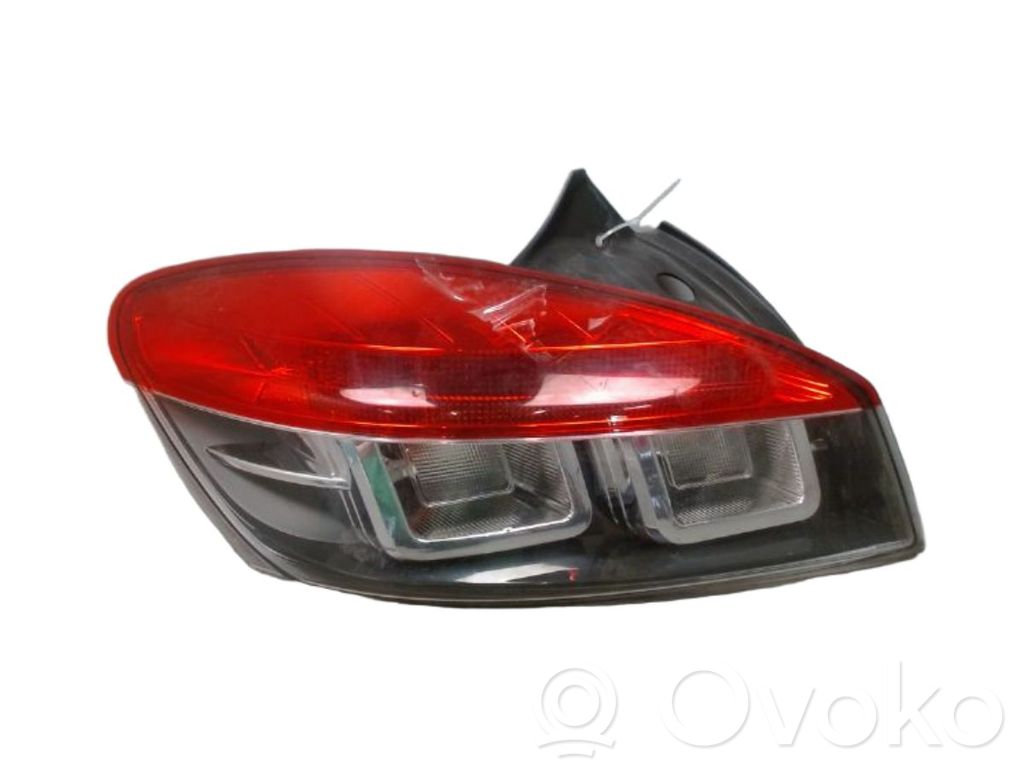 Luz trasera/de freno   265550008R,043858,265550008R,4378921,4465291,FP0815