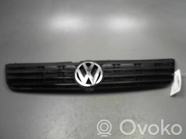 Volkswagen PASSAT B5 Maskownica / Grill / Atrapa górna chłodnicy 
