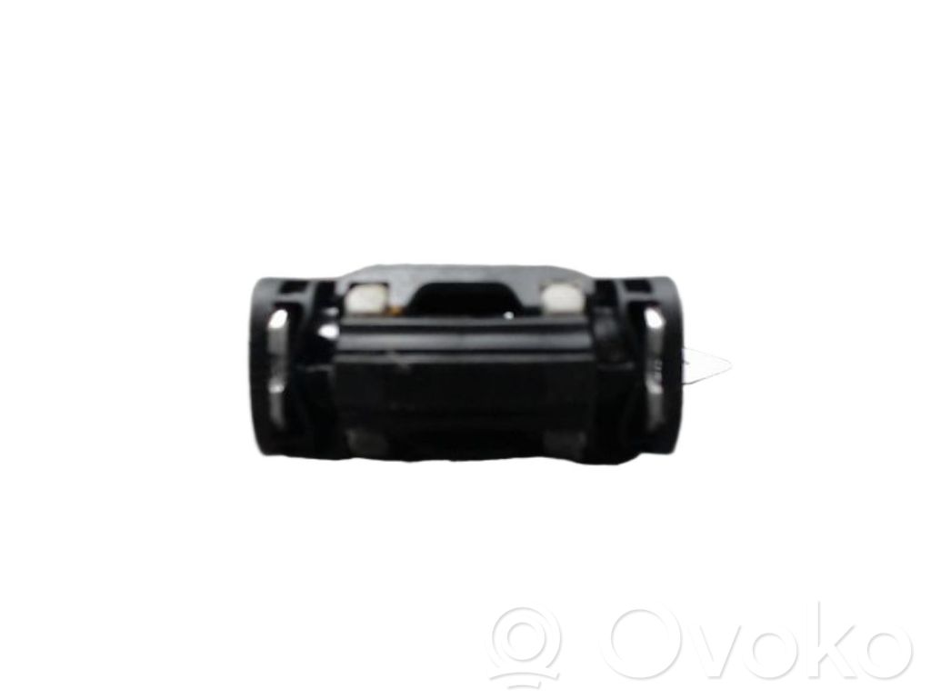 Volvo V50 Etuoven pidätin
