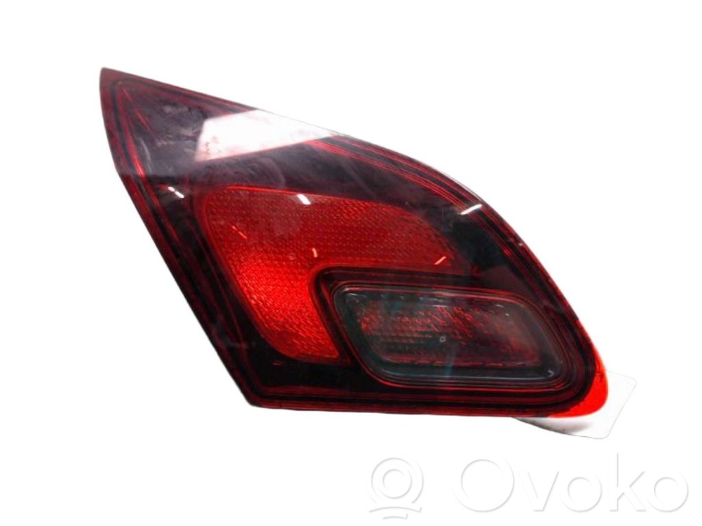 Opel Astra J Feux arrière sur hayon 
