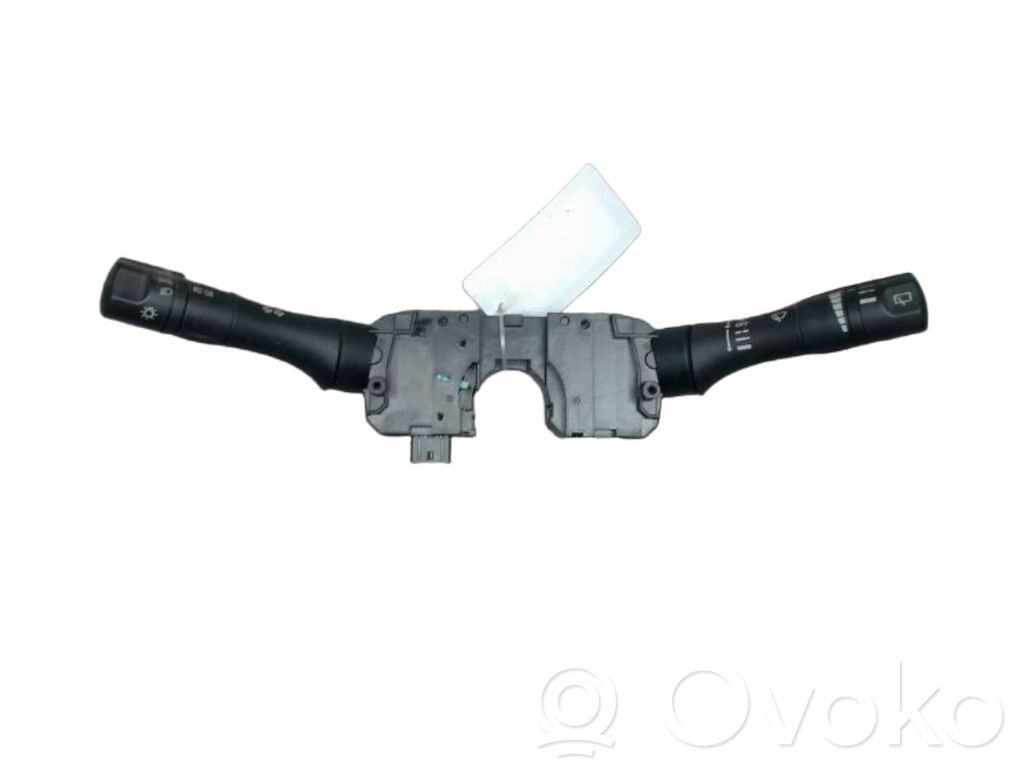 Nissan Juke I F15 Pyyhkimen/suuntavilkun vipukytkin 