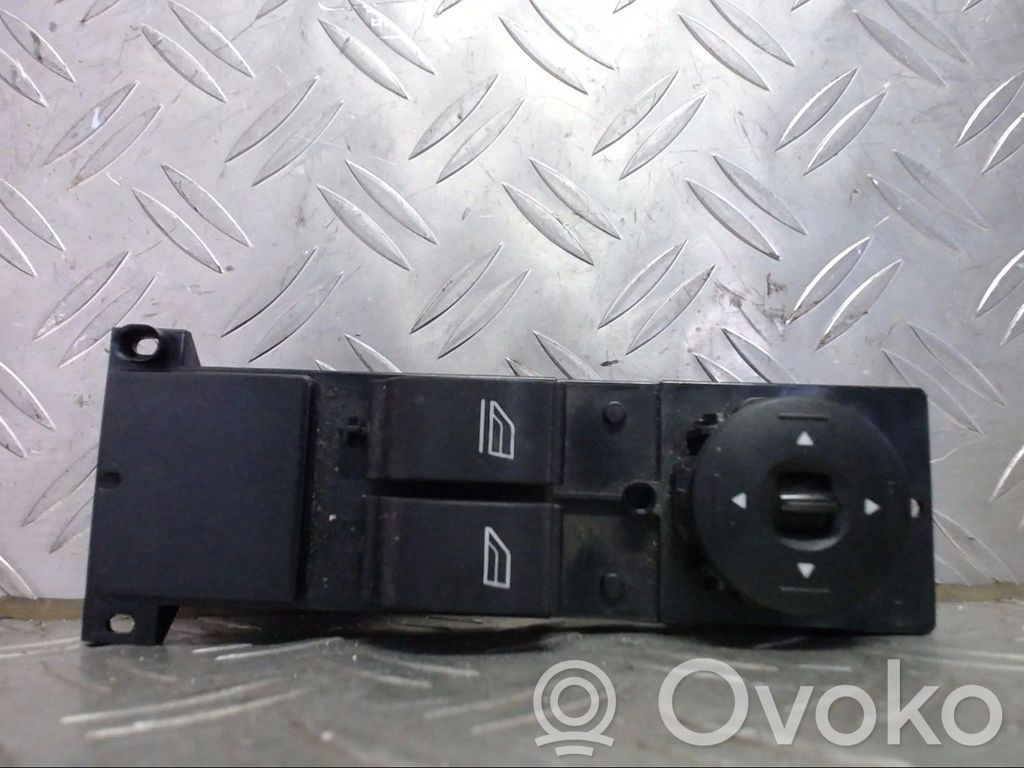 Wing mirror switch   1329539