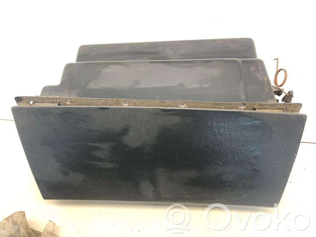 Volkswagen Scirocco Handschuhfach 