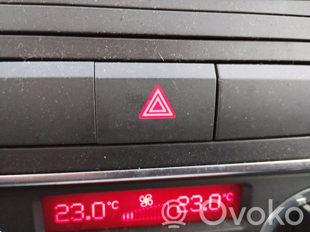 Audi A3 S3 A3 Sportback 8P Hazard light switch 