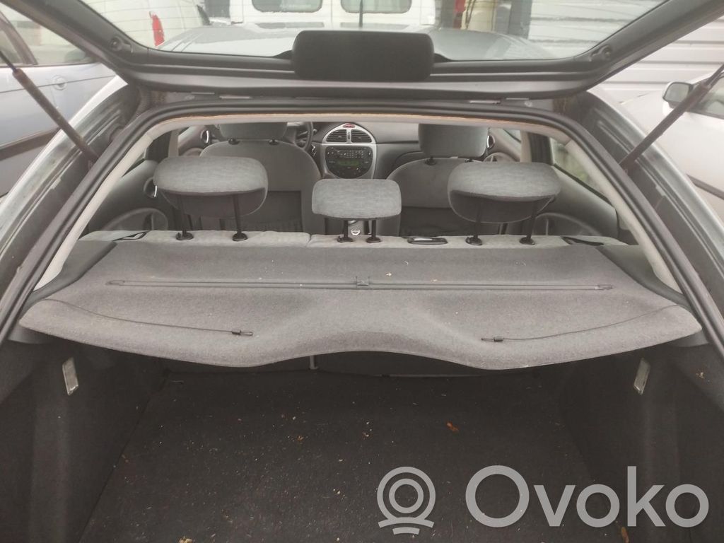Citroen C5 Hattuhylly 