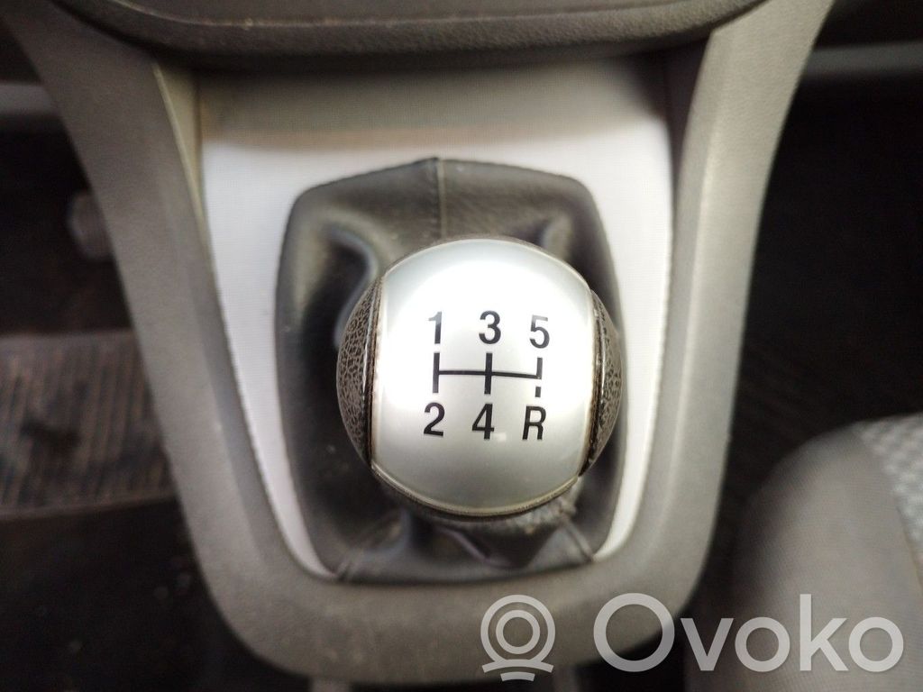 Ford C-MAX I Gear lever shifter trim leather/knob 