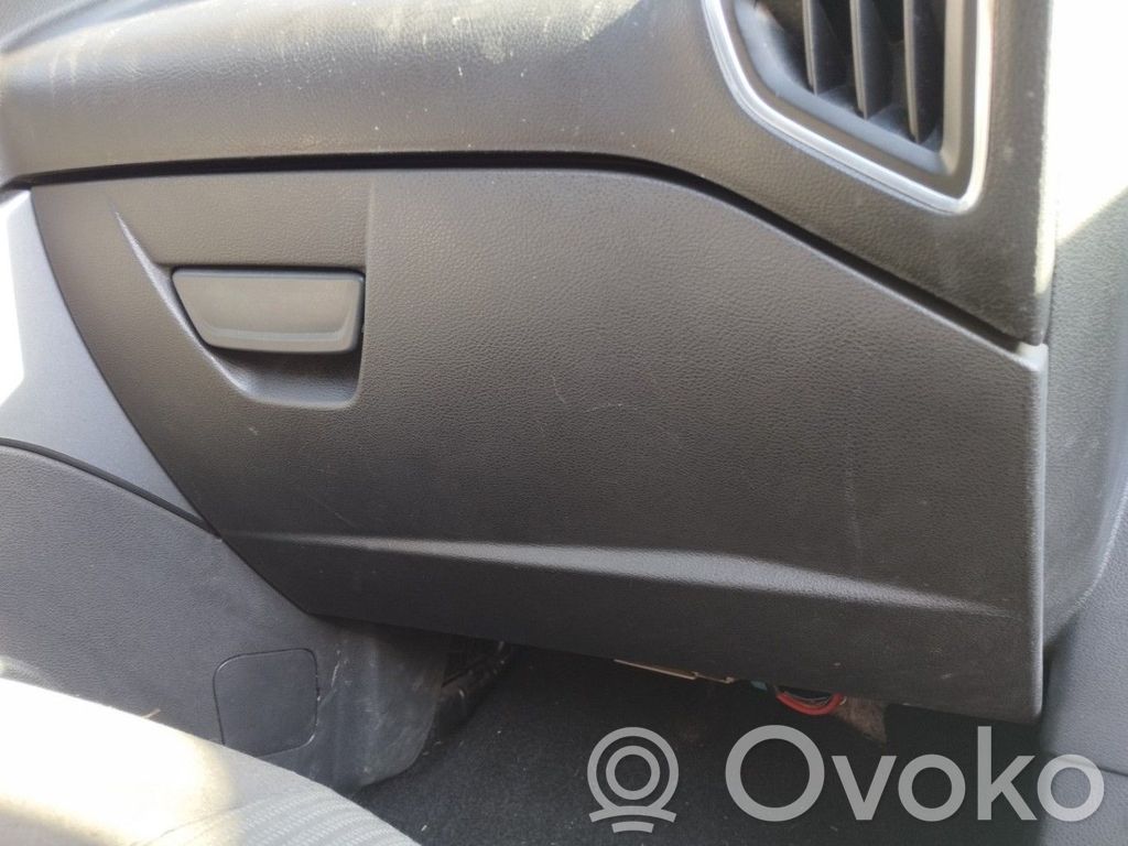 Ford Focus Daiktadėžės (bordačioko) komplektas 