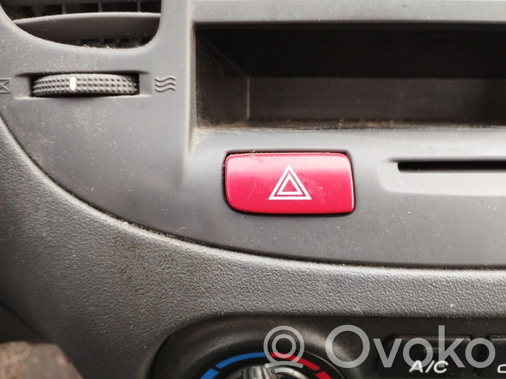 KIA Rio Botón interruptor de luz de peligro 