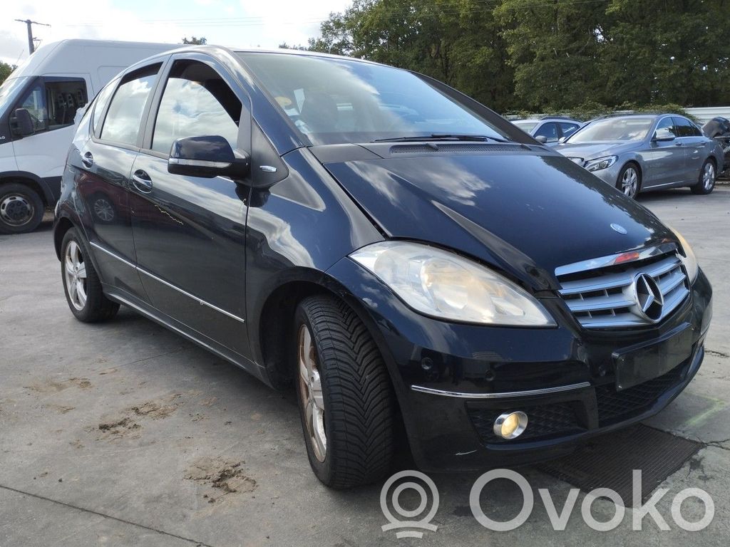 Mercedes-Benz A W169 Rama pomocnicza przednia 