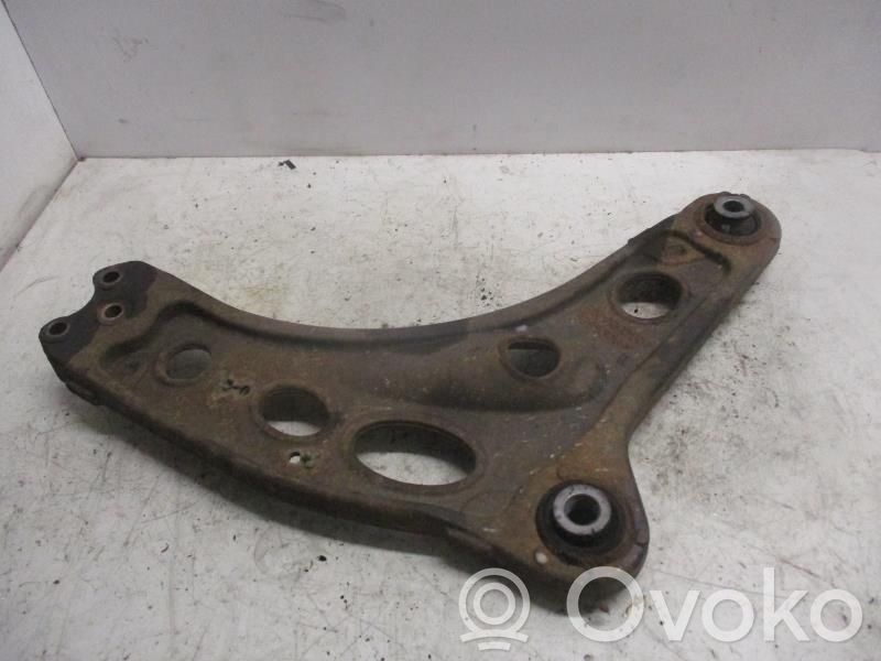 Opel Vivaro Front lower control arm/wishbone 