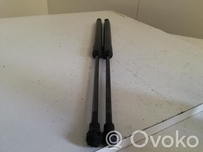 Peugeot 208 I Tailgate/trunk strut/damper 