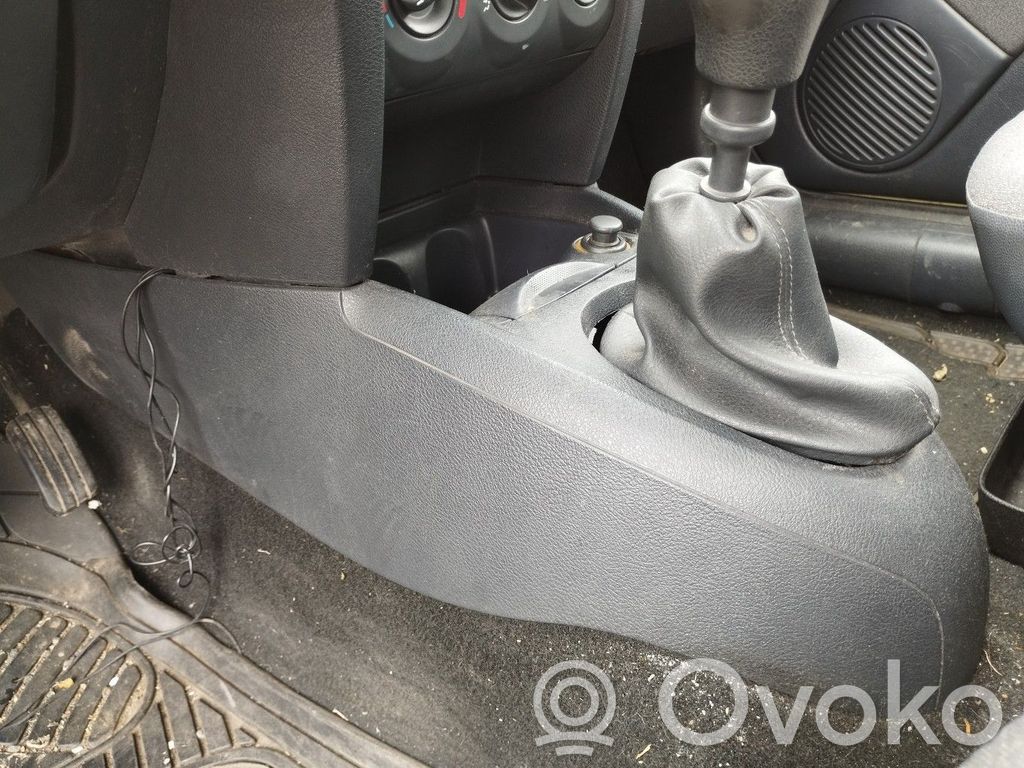 Renault Clio II Center console 