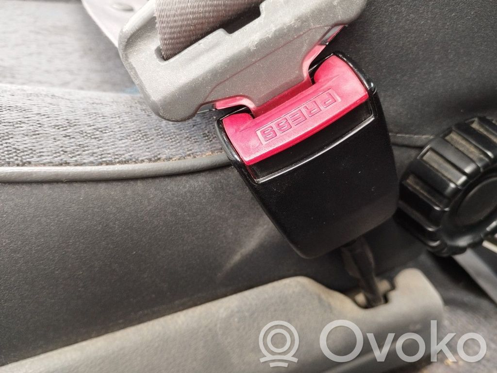 Renault 19 Klamra przedniego pasa bezpieczeństwa 