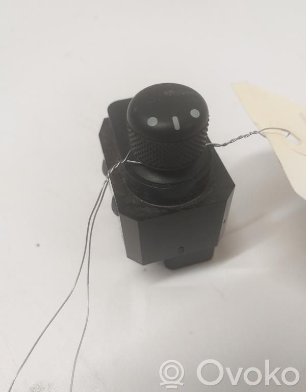 Suzuki SX4 Wing mirror switch 