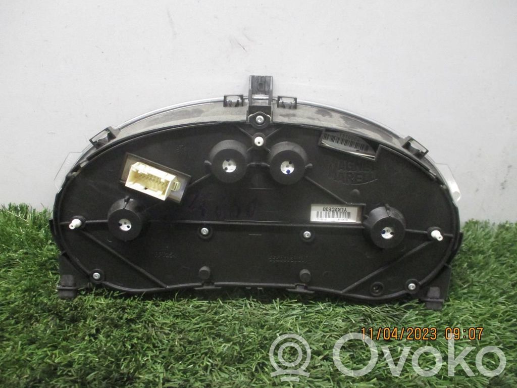 Speedometer (instrument cluster)