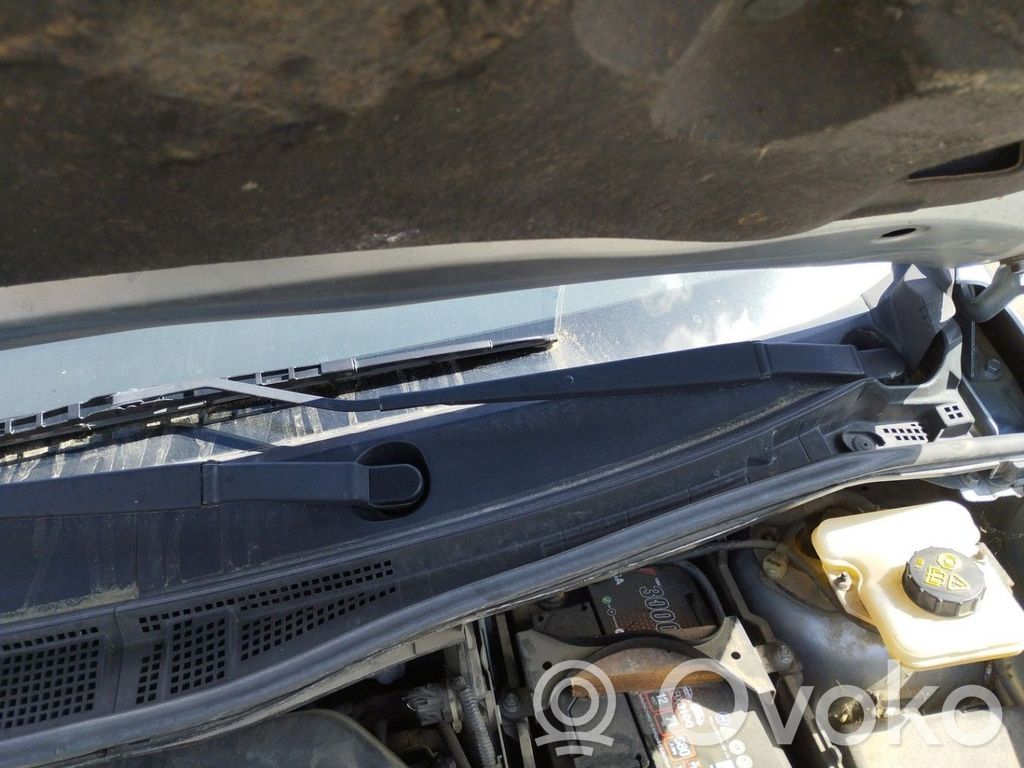 Mazda 5 Wischerarm vorne 