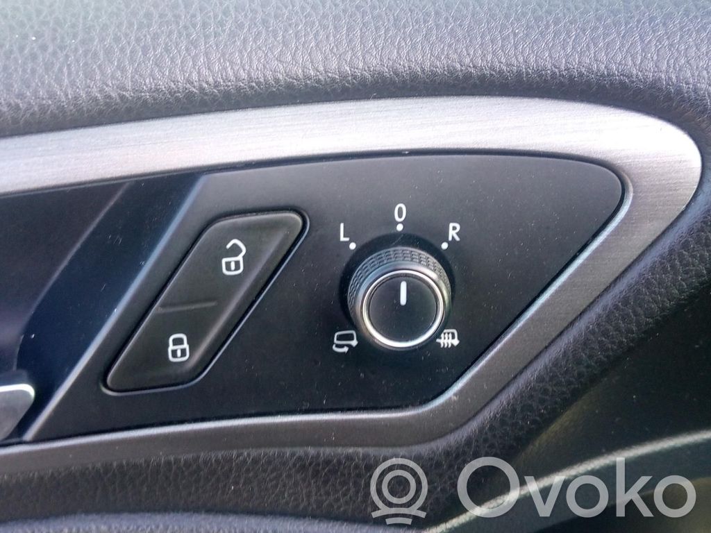 Volkswagen Golf VII Sivupeilin kytkin 