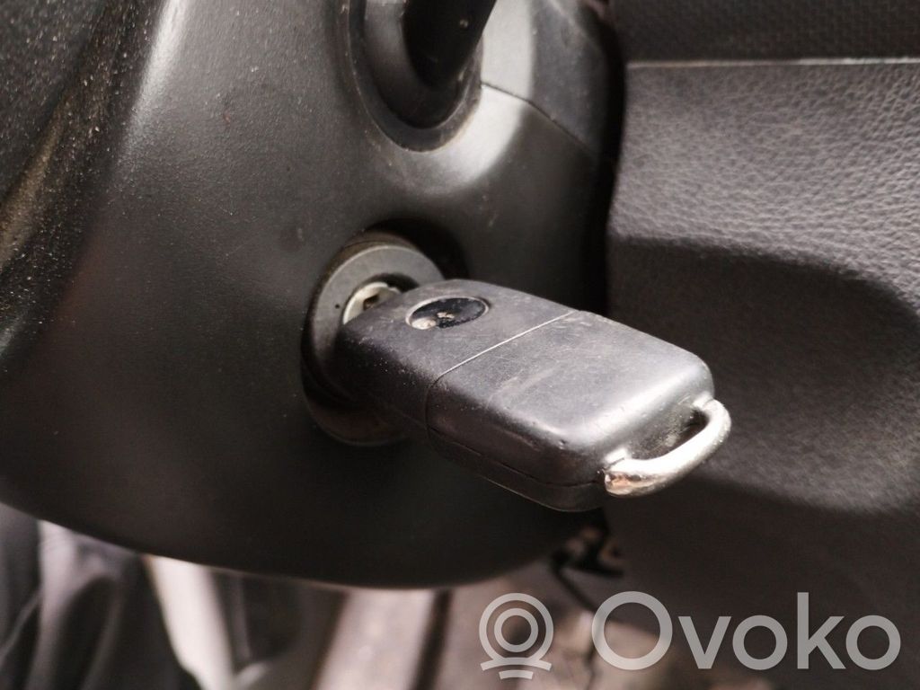 Volkswagen Caddy Užvedimo spynelė 