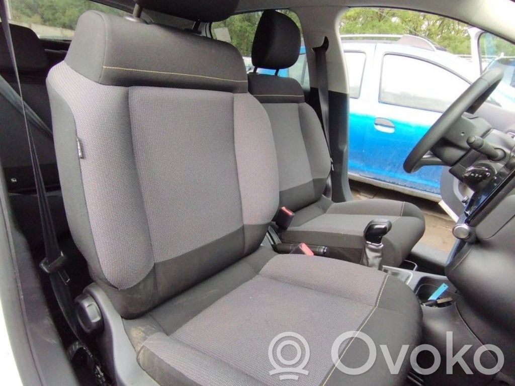 Citroen C3 Etumatkustajan istuin 