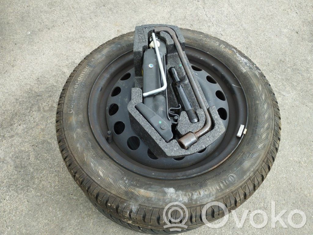 Peugeot 107 Tool set 