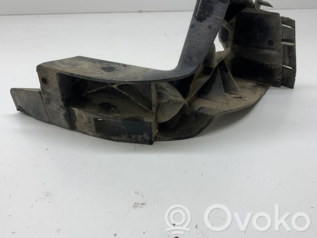 Audi A8 S8 D3 4E Rear bumper mounting bracket 