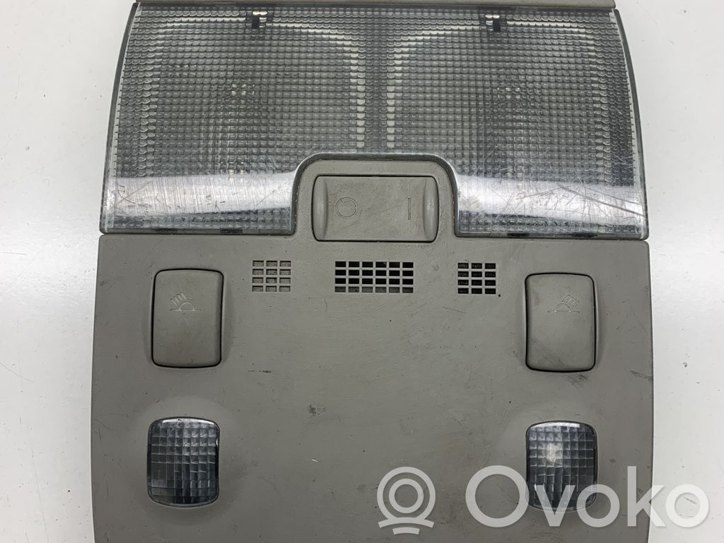 Audi A4 S4 B6 8E 8H Etuistuimen valo 