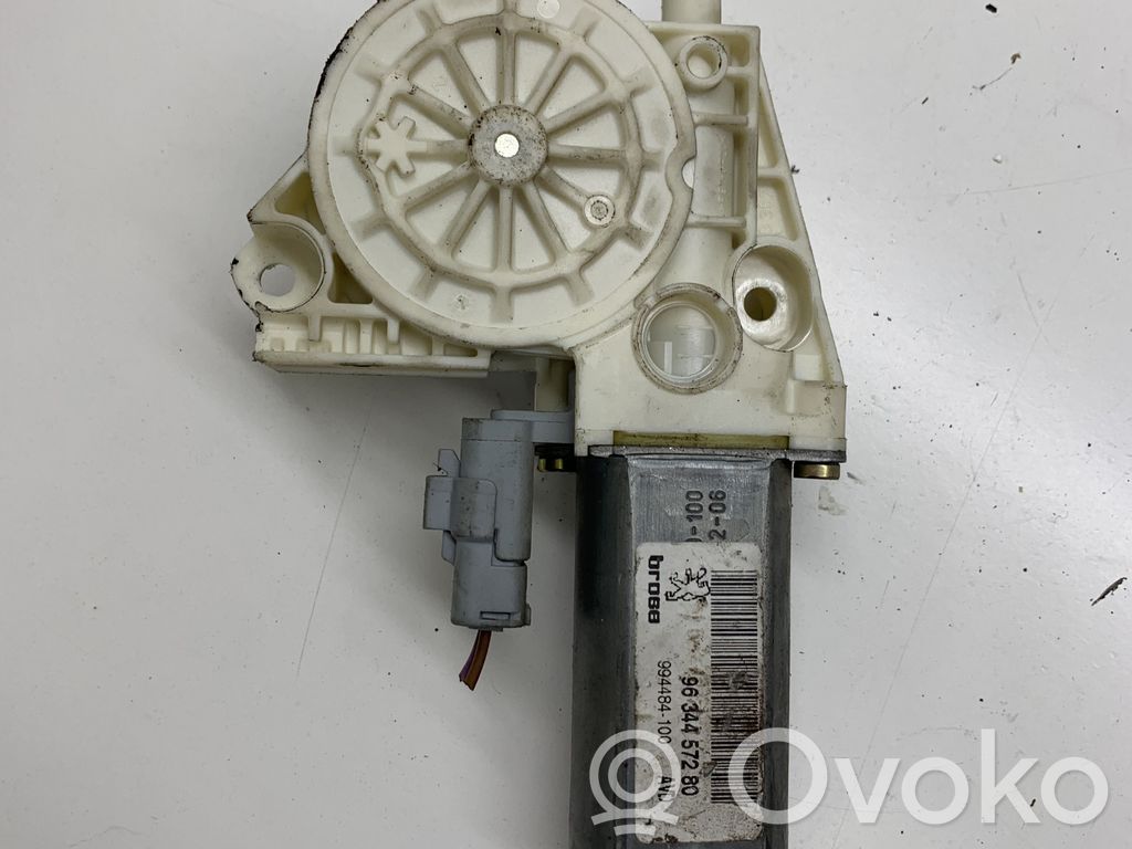 Peugeot 307 Moteur de lève-vitre de porte avant 