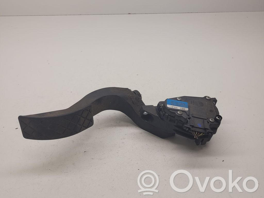 Audi A4 S4 B6 8E 8H Pedał gazu / przyspieszenia 